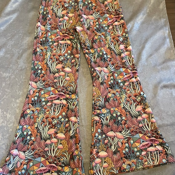 Psychedelic Mushroom bell bottom Leggings size M - Picture 3 of 4